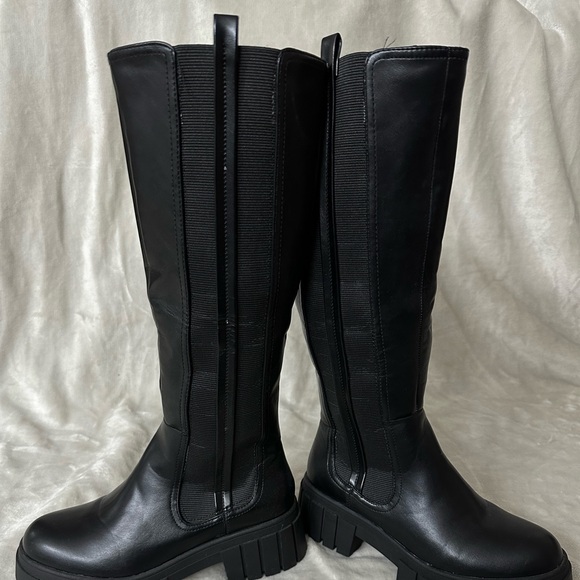 Black Knee-High Women's Boots - Picture 1 of 5